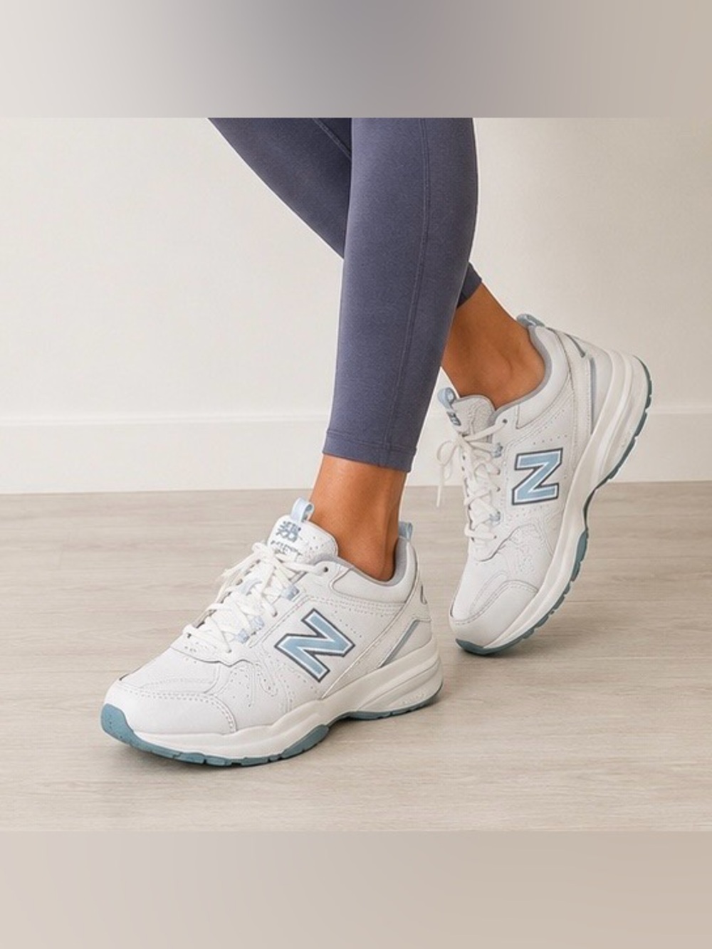 New Balance 608 V5 women’s size 8.5 white blue training sneakers wx608wb5